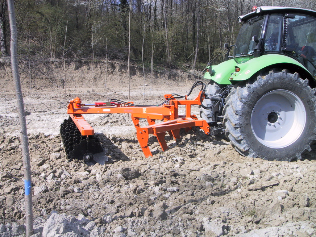 Punte per trivelle - Produzione di macchine agricole e industriali per la  lavorazione del terreno dall'agricoltura all'industria - aratri trivelle,  ripuntatori, interratori di concime, piantapali, trivelle idrauliche,  piantatralicci di barbatelle