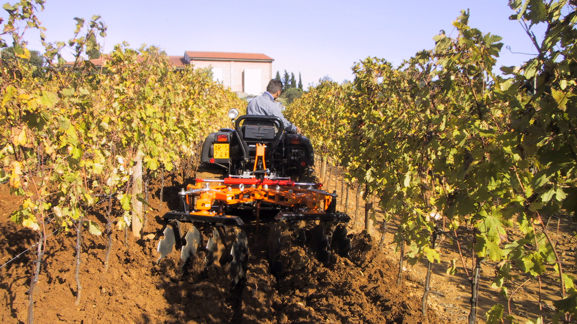 Trivelle per movimento terra Trivelle PG 701 - Produzione di macchine  agricole e industriali per la lavorazione del terreno dall'agricoltura  all'industria - aratri trivelle, ripuntatori, interratori di concime,  piantapali, trivelle idrauliche